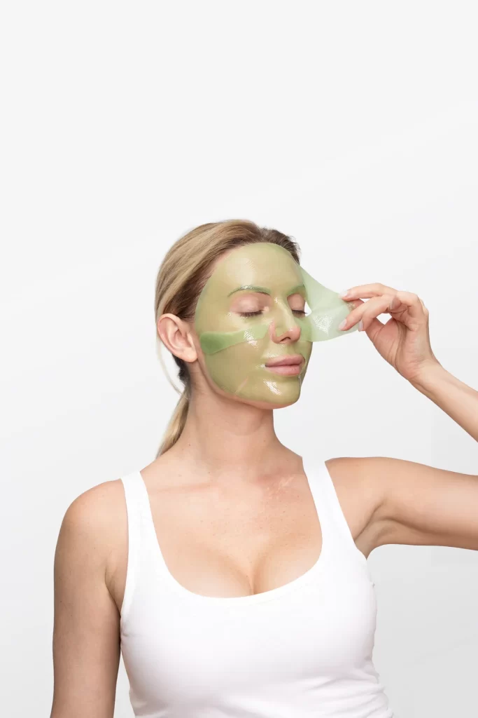 Aloe Paris Facial Mask 7 commercial product image by 3200KStudio